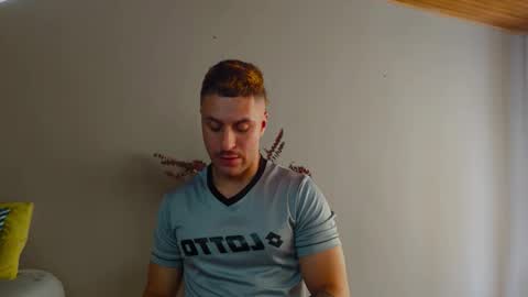 Snapshot of tomdavisxl chatting on October 7, 4:25 pm tomDavisXl online show from October 7, 4:25 pm