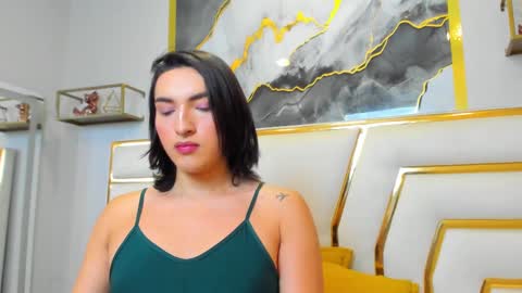 Snapshot of tomlondon_ chatting on March 2, 11:39 am online show from March 2, 11:39 am