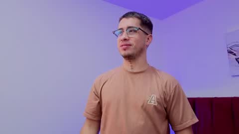 tommas_johnson online show from May 16, 12:04 pm