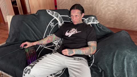 Tommy and Katana online show from February 4, 10:10 am