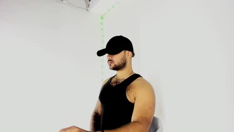 Snapshot of tommy_sccott chatting on September 19, 11:51 pm tommy_sccott online show from September 19, 11:51 pm