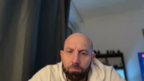 Thomas Fit online show from April 1, 6:49 pm