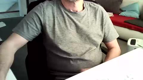 Tom online show from December 16, 2:49 pm