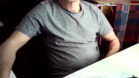 Tom online show from January 2, 10:26 am