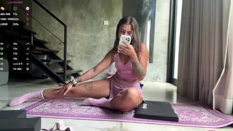 Mary online show from April 9, 6:19 am