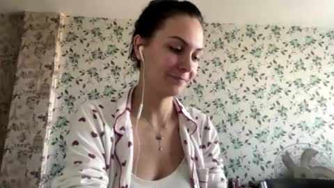 Selina online show from September 19, 4:05 am