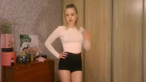 toni_pittmann online show from May 29, 2:37 pm
