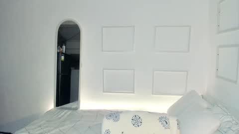 tony_drivesyoucrazy online show from February 1, 1:02 am