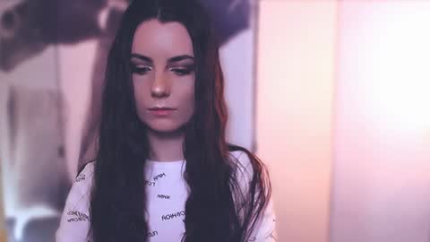 Elizabeth online show from January 18, 7:15 pm