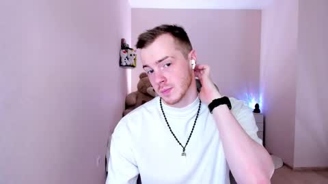 Snapshot of toohornyserj chatting on February 20, 1:25 am toohornyserj online show from February 20, 1:25 am