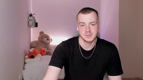 Snapshot of toohornyserj chatting on December 22, 1:55 am toohornyserj online show from December 22, 1:55 am