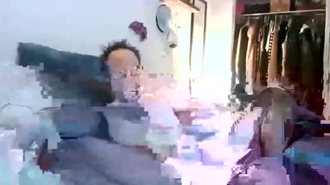 tooshort30w59675 online show from February 15, 8:13 am