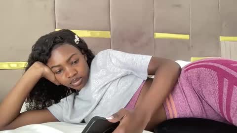 tootie03 online show from October 15, 8:15 am