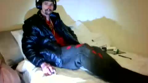 SagMeOreduceMe online show from February 12, 9:24 am