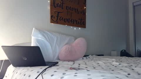 Snapshot of topfloortemptress chatting on September 22, 2:26 am Top Floor Temptress online show from September 22, 2:26 am