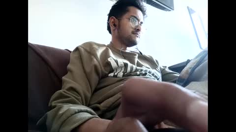 Snapshot of toy_sweet chatting on February 21, 9:00 pm Xander online show from February 21, 9:00 pm