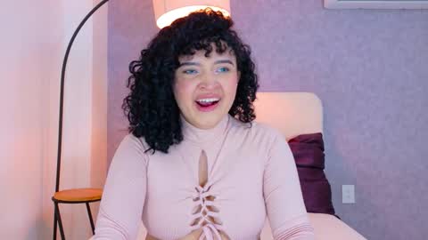 tracielowe_w online show from December 19, 3:46 am