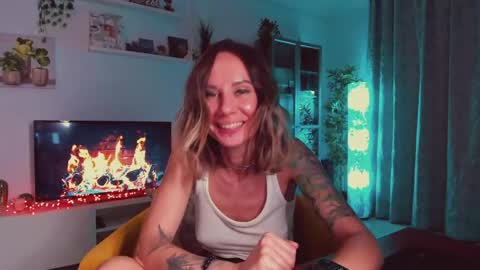 Hey my name is Kiri Kiri online show from June 1, 8:54 pm