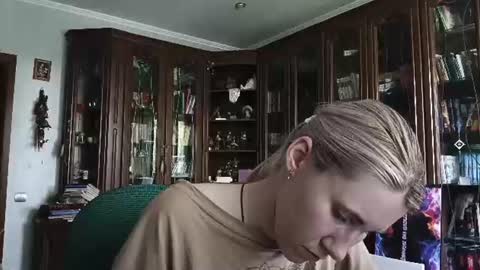 Lesly online show from June 18, 8:42 am