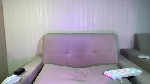Travis online show from April 26, 1:53 pm
