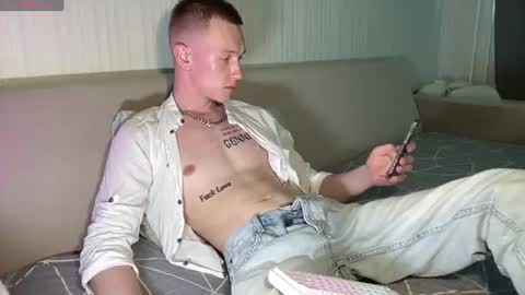 Travis online show from June 27, 12:22 pm