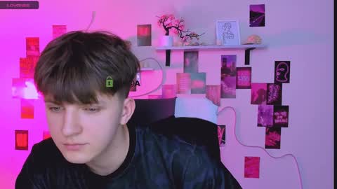 Travis online show from April 15, 9:12 am