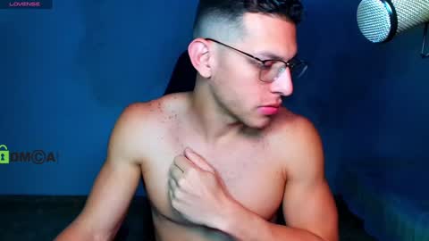 TRAVIS. online show from December 16, 12:04 am