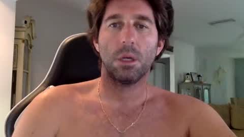 TravisKenn online show from November 5, 7:49 pm