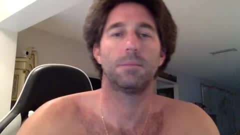 Snapshot of traviskenn chatting on October 23, 11:44 am TravisKenn online show from October 23, 11:44 am
