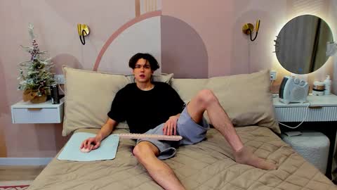 travisrivas online show from February 15, 2:05 pm