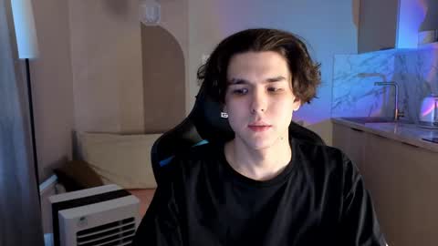 travisrivas online show from May 13, 12:04 pm