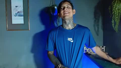 TRAV - INDEPENDENT MODEL online show from October 17, 1:53 am