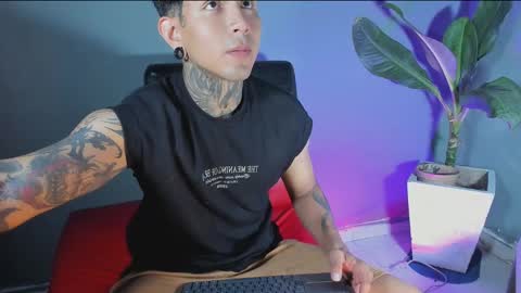 TRAV - INDEPENDENT MODEL online show from February 24, 1:46 am