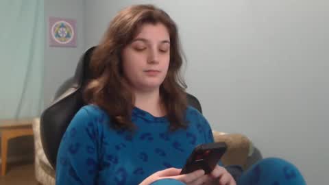 TreeJeanne online show from March 11, 2:42 am