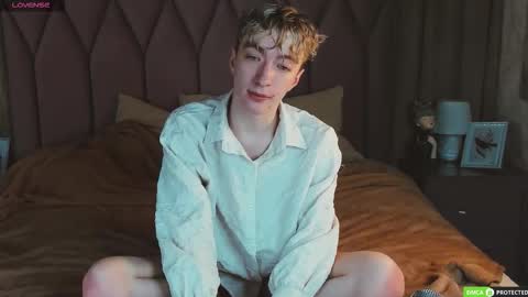 TrevorBenson online show from December 2, 3:05 am