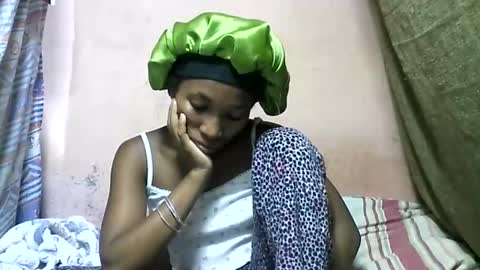 tricia9794 online show from April 13, 6:34 pm