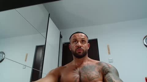 tridentmuscles online show from December 5, 10:40 pm