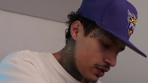 - trieone online show from December 18, 7:19 pm