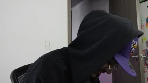 - trieone online show from September 22, 11:36 am