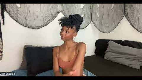 Snapshot of trixie_luv chatting on September 18, 6:12 pm trixie_luv online show from September 18, 6:12 pm