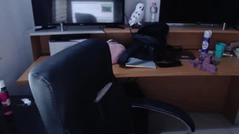 trixxiee_ online show from December 16, 2:25 am