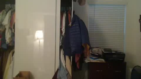 Snapshot of troffer1020 chatting on February 11, 11:22 pm Troffer online show from February 11, 11:22 pm