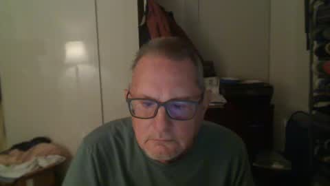 Snapshot of troffer1020 chatting on January 22, 5:26 am Troffer online show from January 22, 5:26 am