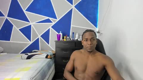 troy_stonee online show from February 7, 1:25 pm