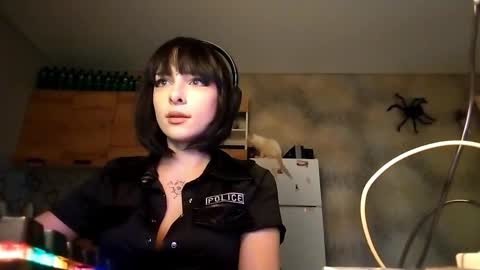 Poly online show from January 12, 1:07 pm