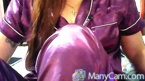 Snapshot of truefilipinabeauty chatting on January 6, 11:31 pm emily online show from January 6, 11:31 pm