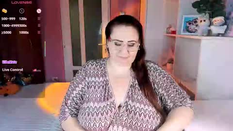 Adelle online show from November 30, 10:55 am