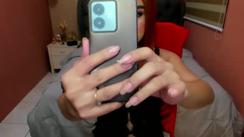 Snapshot of tshugescock chatting on February 8, 1:54 pm SEDUCTIVEmistresCUMS online show from February 8, 1:54 pm