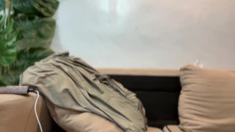 kendall online show from September 17, 7:39 pm