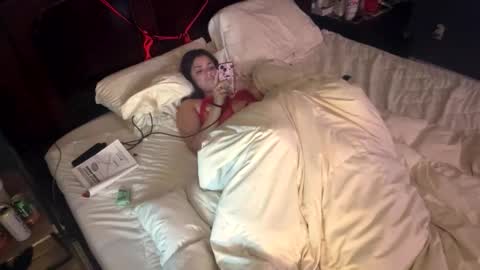 tslizzy0084 online show from April 9, 5:11 am